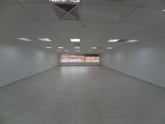 Офіс з гарним ремонтом, 6 поверх Самий центр міста (вул Шевченка) Зручне планування, просторі кімнати (див. план) Дніпро