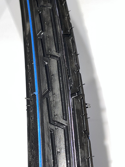 Велосипедна шина 28 * 1 5/8*1 1/4 (32-622) D-801 синя смуга Deestone (Таїланд) Мукачево - фото 1