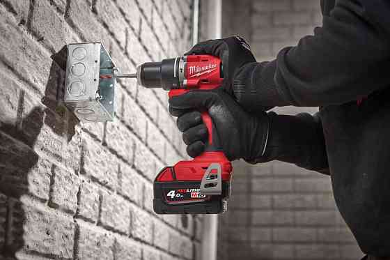 Дриль-шуруповерт акумуляторна безщіткова ударна MILWAUKEE M18 BLPDRC-0 (60Нм) (каркас) + M18 B2 подарунок Одеса
