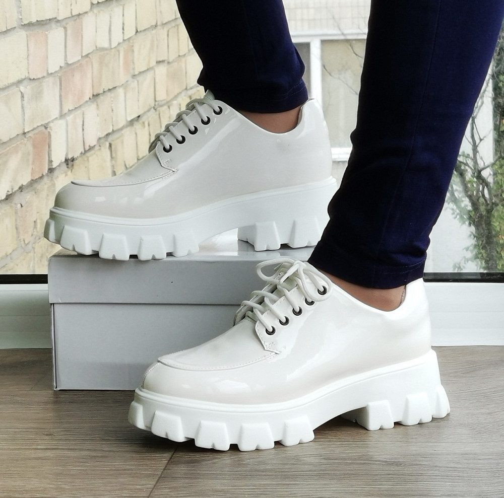 Женские Белые Туфли Кроссовки на Тракторной Броги Лаковые Оксфорды (размеры: 36,37,38,39,40,41) - 6-20 Днепр - изображение 4