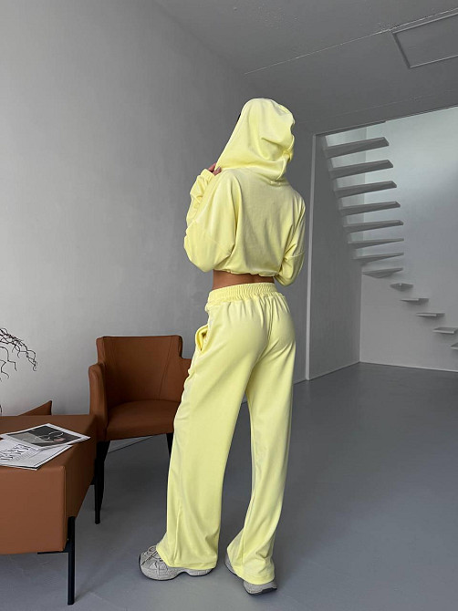 Женский велюровый костюм двойка: худи на молнии и штаны Лимонный, 46/48 Одесса - изображение 3