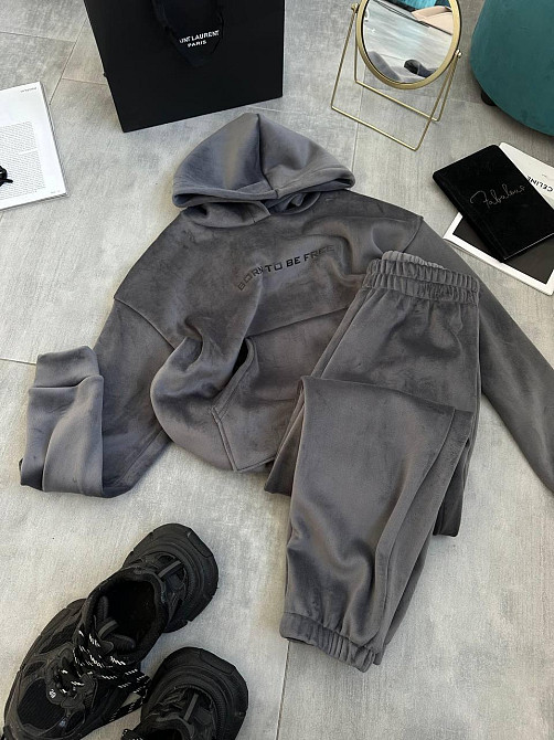 Стильный женский теплый костюм из плотного двустороннего велюра. Графит, 46/48 Одесса - изображение 4