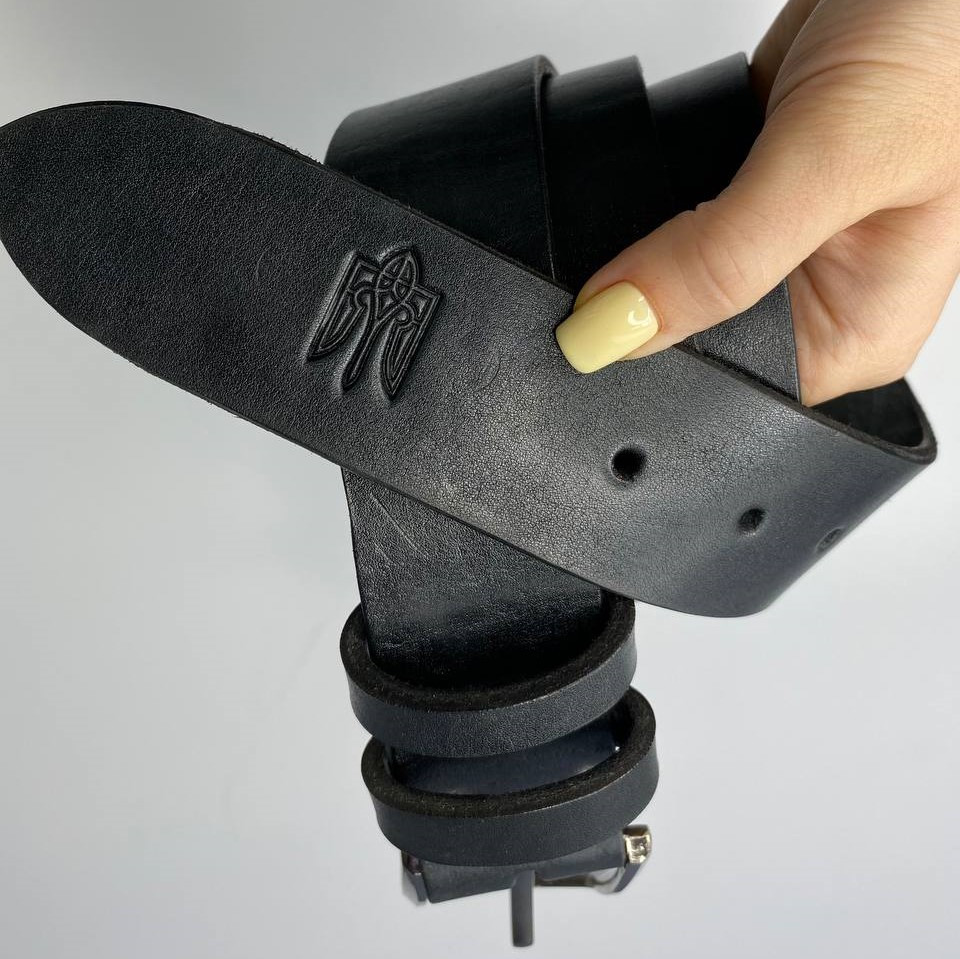 Чоловічий шкіряний ремінь під джинси, пояс чоловічий з натуральної шкіри з тисненням Герб, чорнийMasterSem Київ - фото 3