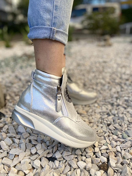 Жіночі черевики VEAGIA срібні еко-шкіра з напиленням висота 12см стелька 36р.-23см 37р.-23,5см Коломия - фото 1