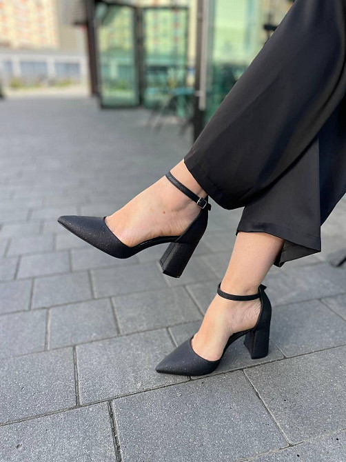 Seastar Чорні босоніжки літні жіночі на підборах із закритим носком, з еко-шкіри з напиленням S Киев - изображение 3