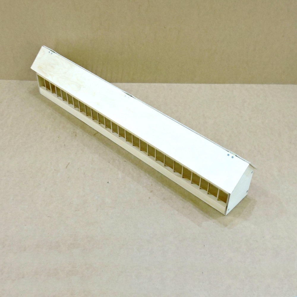 Деревянная кормушка для голубей 