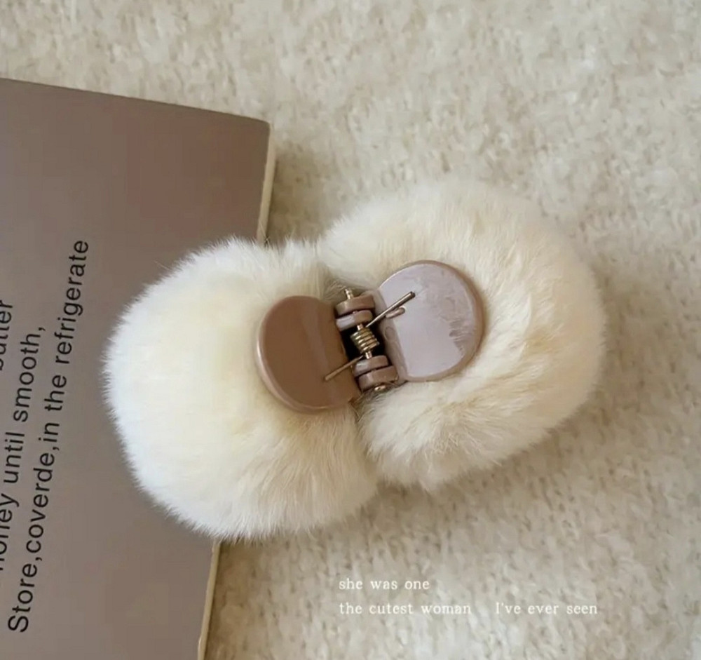 Шпилька крабік із хутра Білий Смела - изображение 1