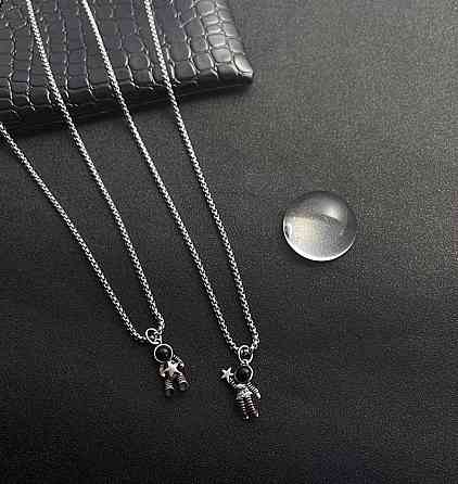 Парные кулоны космонавты магнитные на цепочке, подвески для влюбленных Киев