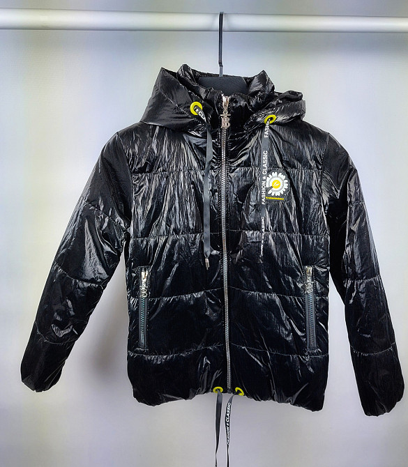 Демисезонная черная куртка для девочки 8-9 лет Николаев - изображение 1