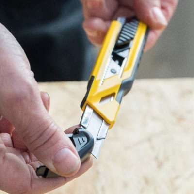 Нож монтажный Stanley Comfort, сегментное лезвие 18мм (STHT10266-0) Винница - изображение 2