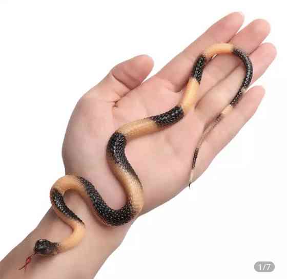 Іграшка змія декор на Хеллоуїн 23 см чорно-жовтий Київ