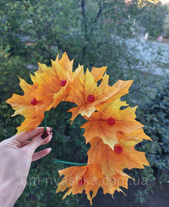 Венок  на обруче 