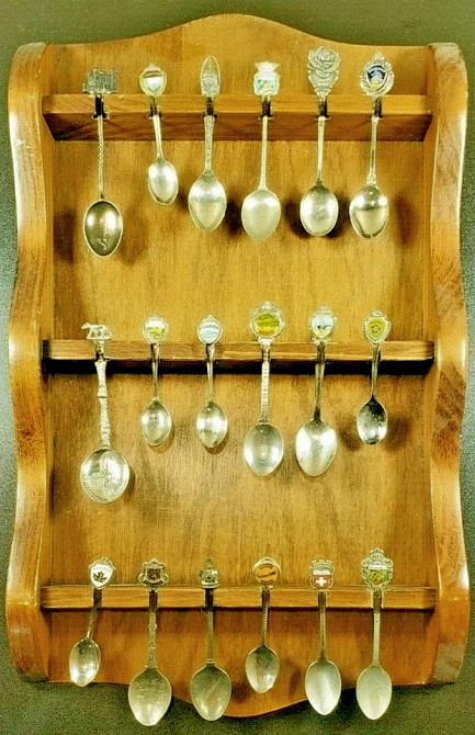 Полка для коллекции ложек 