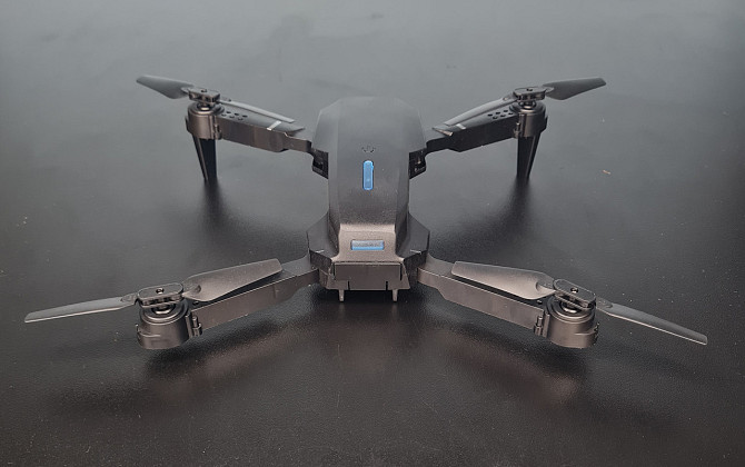 Евадрокоптер E88 PRO з 4K камерою (2 камери) FPV дрон Клевань - изображение 4