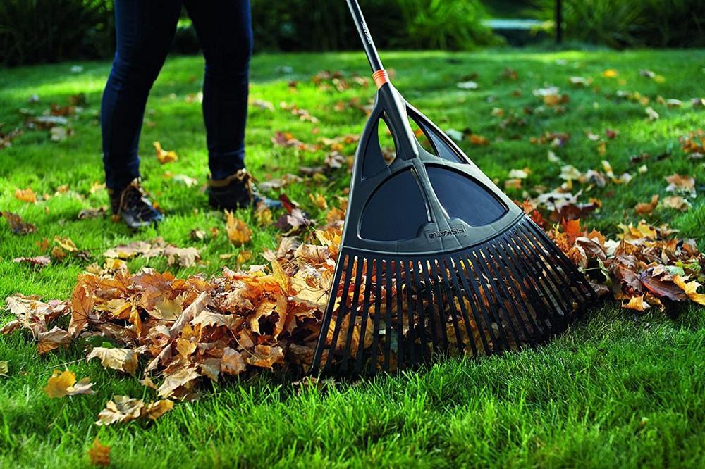Веерные Грабли для Листьев 27 зубьев Fiskars 
