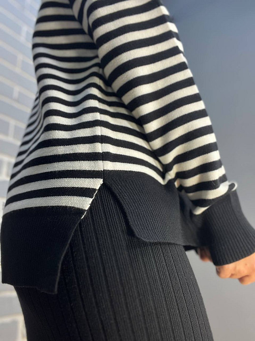 Светр жіночий Accorddream 9880 смуга оверсайз розрізи по боках, чорний, 44-48 Київ - фото 13