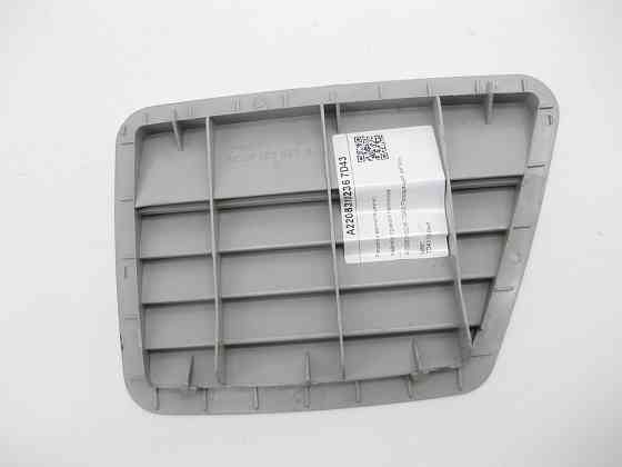 Mercedes-Benz  A2208310236 7D43 Решітка вентиляції ніг заднього правого пасажира сіра CL C215 S-class short W220 S-class long V220 Одеса