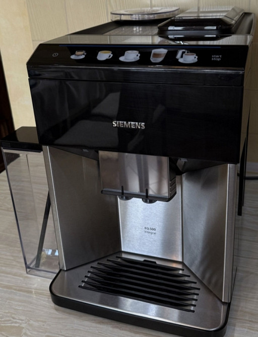 Сучасна кавомашина з підсвіткою Siemens EQ.500 integral Київ - фото 1