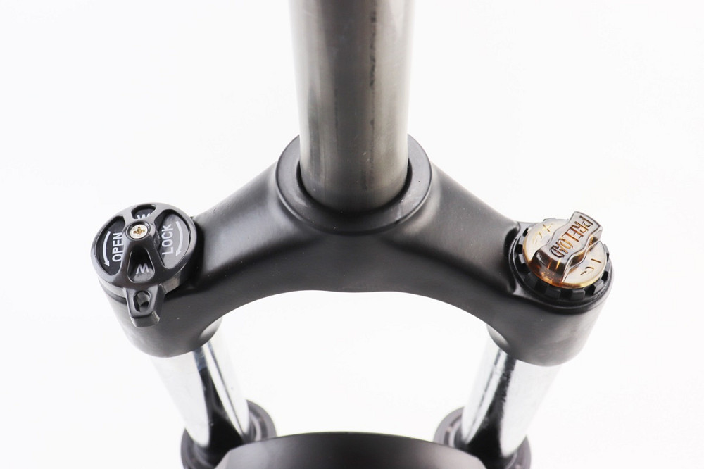 Вилка 27,5" амортизаційна, без різьби 1-1/8" (28,6мм), шток 205мм, з ходом 100мм, Disk-brake, M Lockout, алюмінієва, чорна BLOOKE XC20 Київ - фото 3