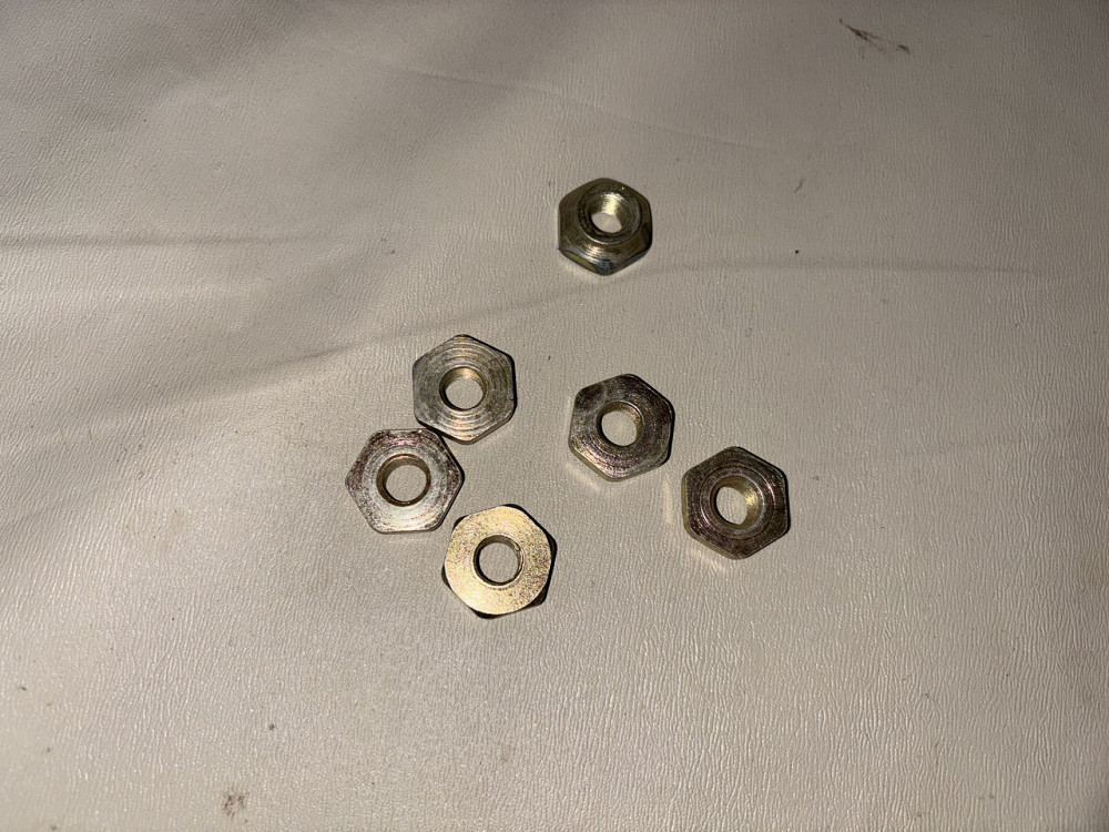 Гайка лапки кошика зчеплення ГАЗ-53. 53-1601178 Харків - фото 1