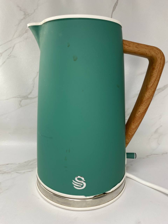 Б/в Электрический чайник Swan SK14610GREN Nordic 2200 вт, Быстрое Вскипание, интерьерный Сосна зеленая Киев