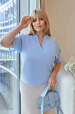 Летняя блуза с разрезным рукавом 