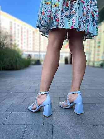 LIRIO Босоніжки жіночі шкіряні літні на підборах блакитні відкриті LIRIO L0195 з квадратним нос Коломыя