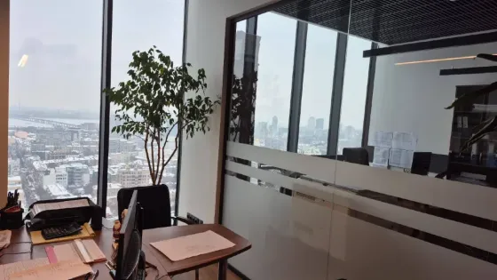 Офіс А+ класу в центрі міста. З ремонтом (без меблів) Свіжа будівля, своя система опалення, чіллір фанкойл, дубльовані ліфти, система мікроклімату. 2  Дніпро