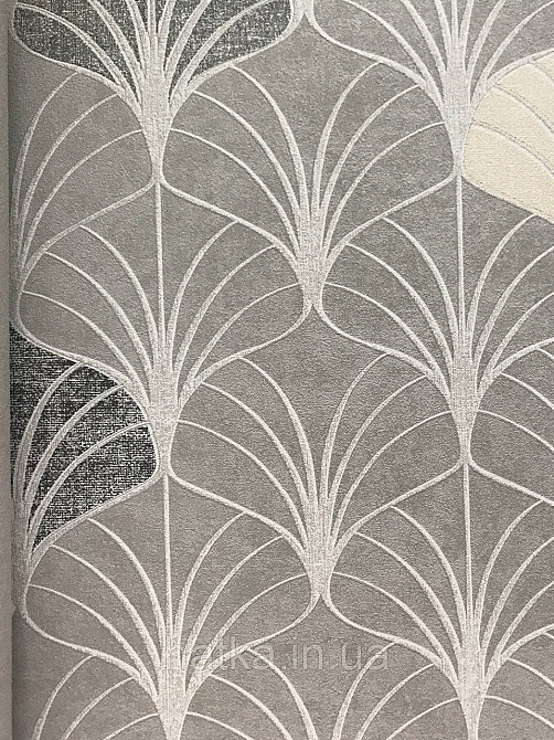 Шпалери флізелінові AS Creation Pop style 37483-2 геометрія сірий з чорними і бежевими фігурами Київ - фото 2