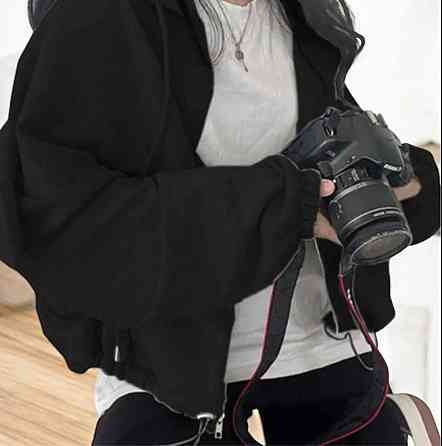 Женская укороченная оверсайз худи на молнии с капюшоном двунитка Одесса