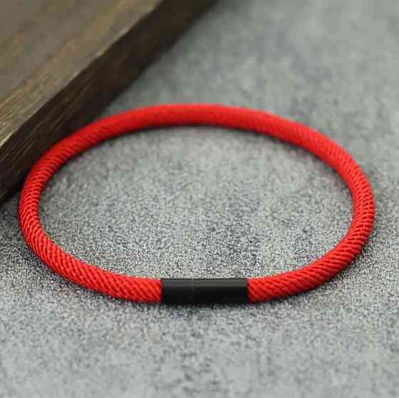 Красный браслет из шнура с металлическим замком – унисекс аксессуар Киев