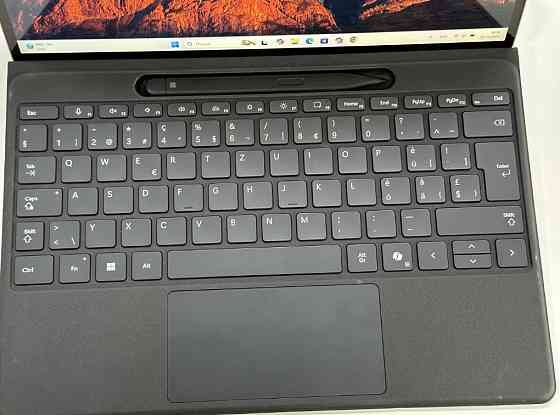 Surface Pro X Signature клавиатура со столусом. Харьков