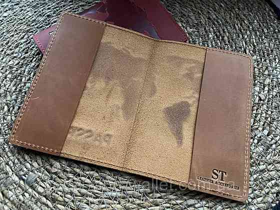 Кожаная обложка на паспорт карта мира желтого цвета ST Leather Киев