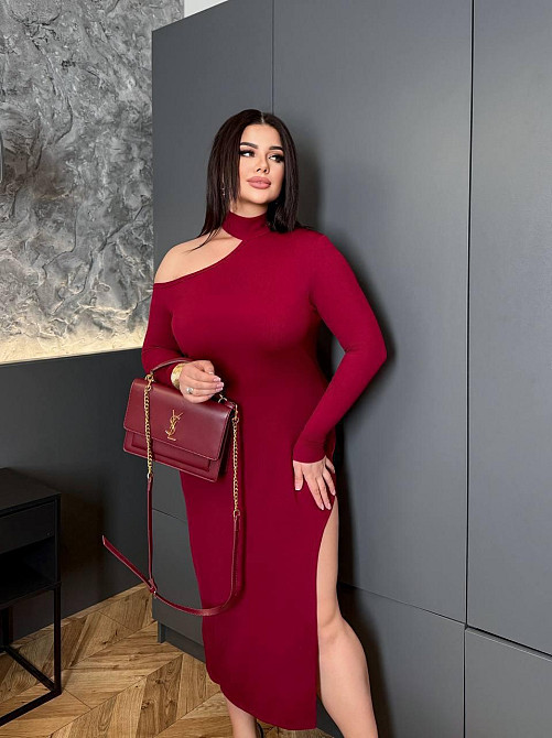 Женское облегающее платье с привлекательным разрезом плотный рубчик резинка Марсал, 46/48 Одесса - изображение 4