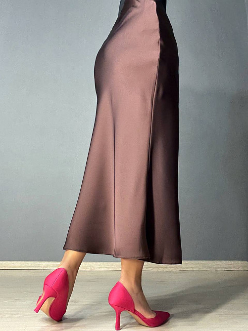 Спідниця жіноча Gritana 230 атласна королівський шовк з розрізом на резинці коричнева, коричневий, S Київ - фото 4