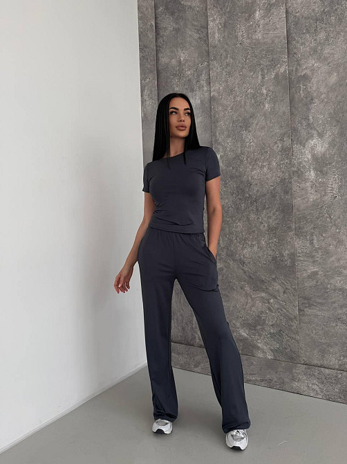 Женский базовый костюм тройка: лонгслив, футболка и штаны микродайвинг Графит Одесса - изображение 7