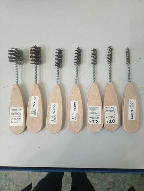 Йоржик дротяний жорсткий N508 з дерев'яною ручкою загальною довжиною 160мм довжиною йоржика 30мм діаметром 8мм Київ - фото 1