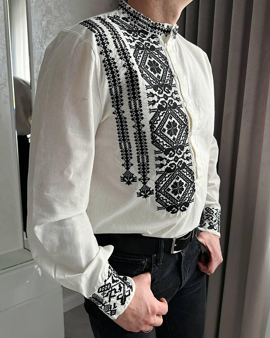Мужская вышиванка с черным вышитым орнаментом на пуговицах коттон 80%, 20% полиэстер 48 Одесса - изображение 3