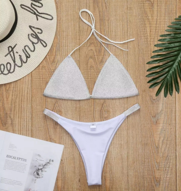 Купальник роздільний з блискучими камінцями жіночий S сріблясто-білий Київ - фото 2