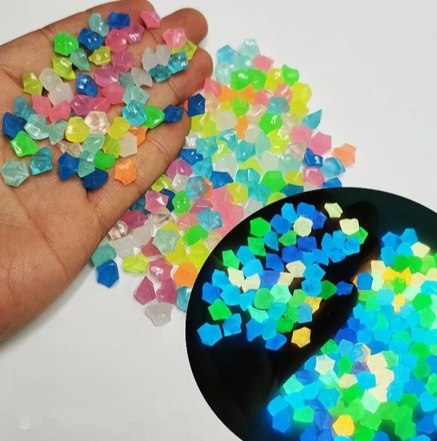 Фосфорні камені в акваріум різнобарвні маленькі - 200гр., (розмір одного каменя 7мм) Київ - фото 1