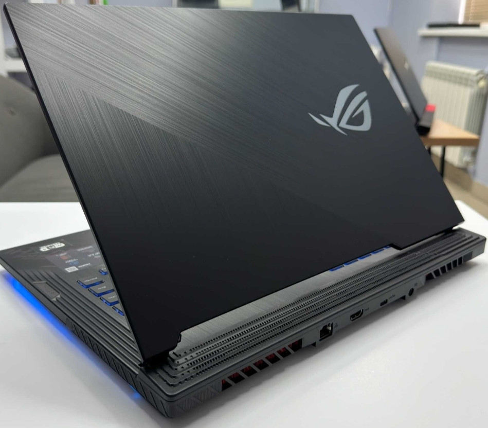 Ноутбук: ASUS ROG Strix 15.6