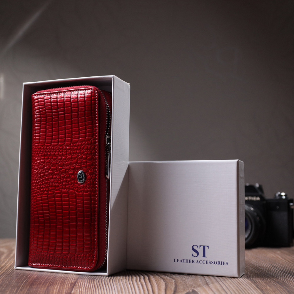 Фактурный клатч на два отделения из лакированной натуральной кожи ST Leather 22692 Красный Киев - изображение 1