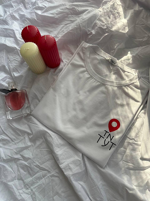 Женская оверсайз футболка с надписью 