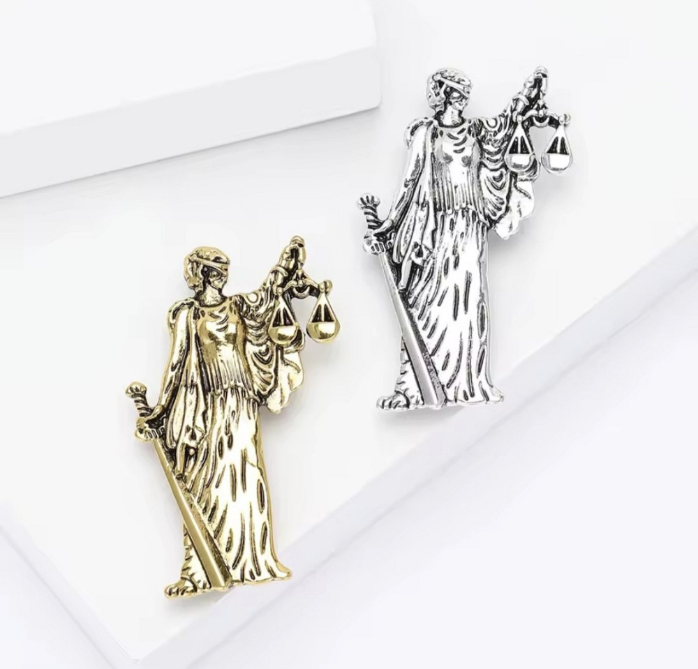 Брошка "Феміда богиня правосуддя" Сріблястий Сміла - фото 2