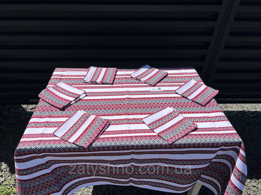 Вишита червона скатертина з чорним Київ - фото 3