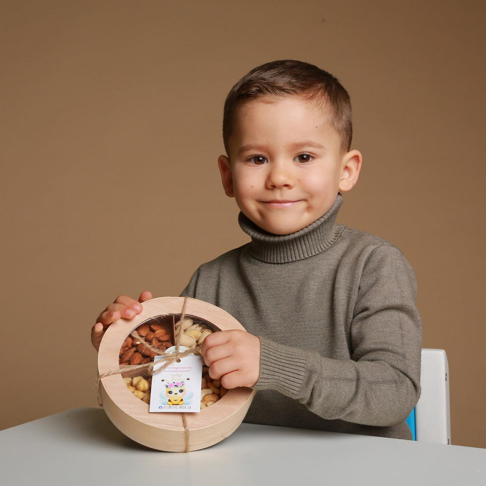 Набір горіхів у шпоновій подарунковій коробочці 300 грамів. Одеса - фото 1