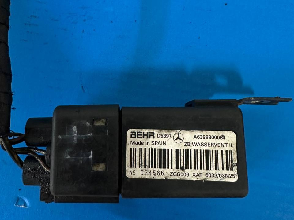 Реле насоса Mercedes Vito W639 2003-2014 (A6398300084) Ковель - фото 1