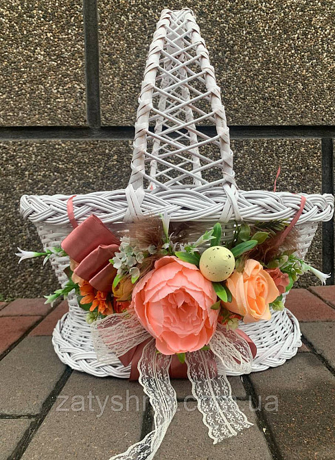 Кошик білий з ручкою та прикрасою Київ - фото 1
