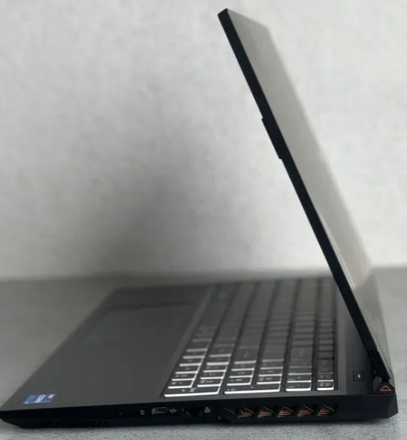 Ноутбук Игровой: Gigabyte G5 (2023) (15.6