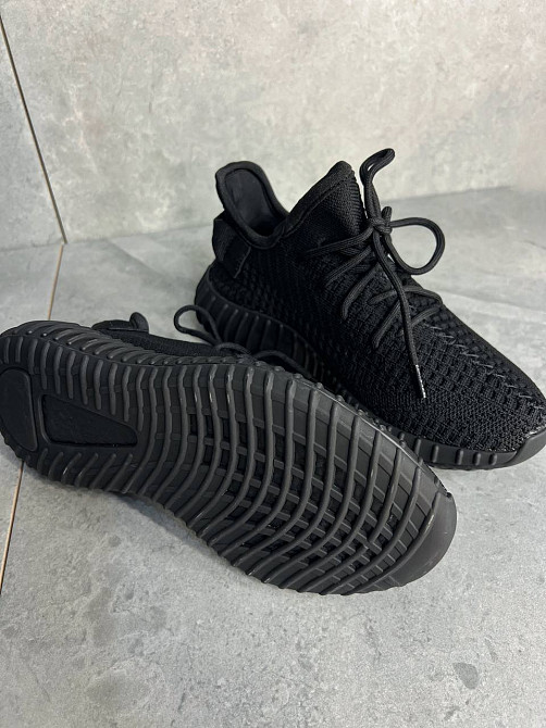 Кросівки жіночі NM 11-301-2 у стилі Yeezy з дихаючої сітки чорні, 37, 24 см Київ - фото 8